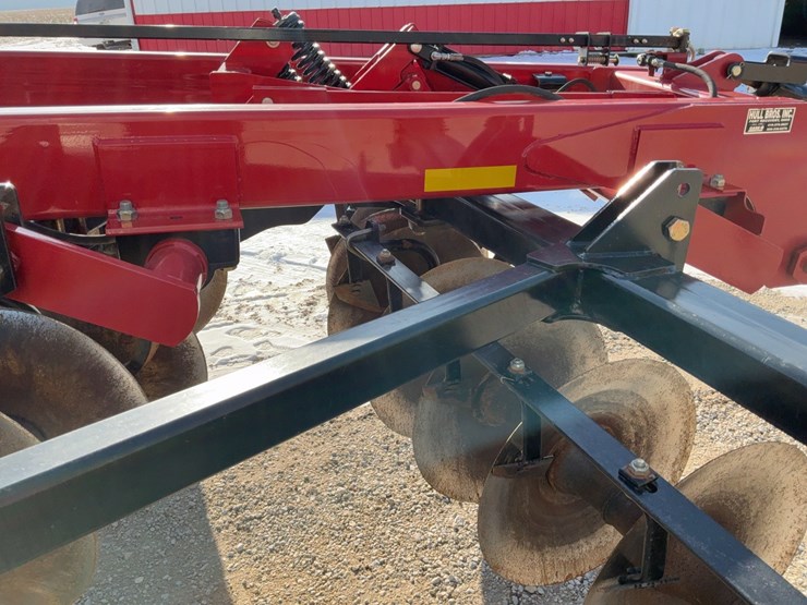 case-ih-870-ecolo-tiger-disc-ripper-image-46