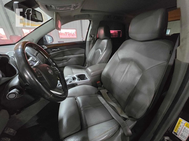 2011-cadillac-srx-image-9