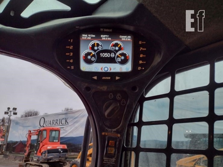 2017-bobcat-t740-image-8