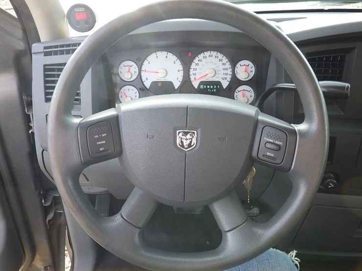 2009-dodge-2500-image-22