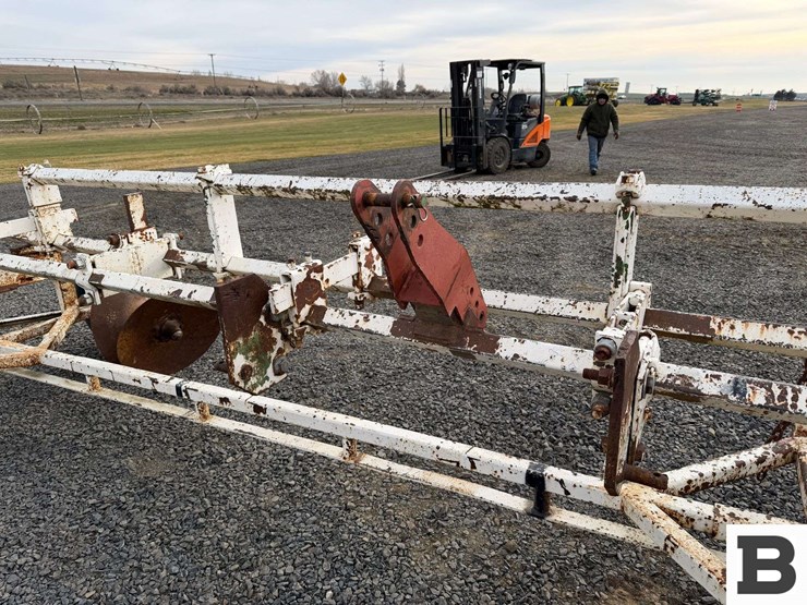 13'-toolbar-w/-custom-carrier-cart-image-10