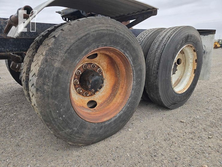 2003-mack-rd688s-image-17