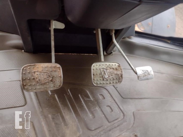 jcb-fastrac-8250-image-13