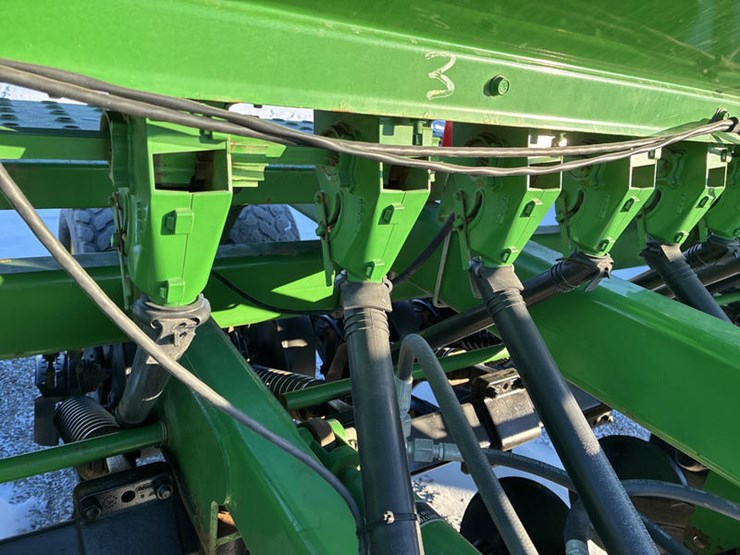 john-deere-1590-image-10