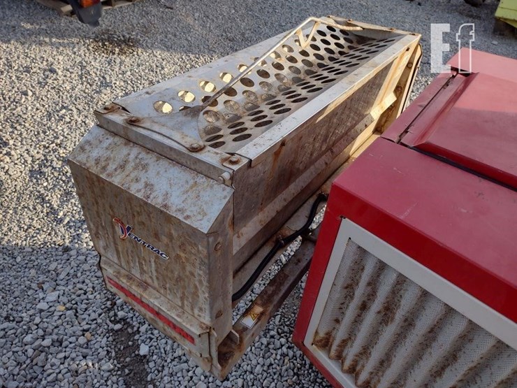 ventrac-3400l-lawn-mower-w/blade-&-broom-image-29