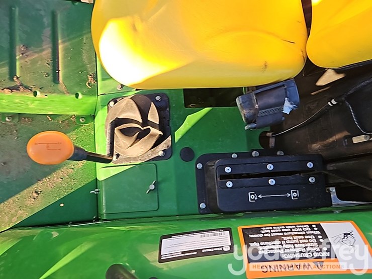 2024-john-deere-5075e-image-19