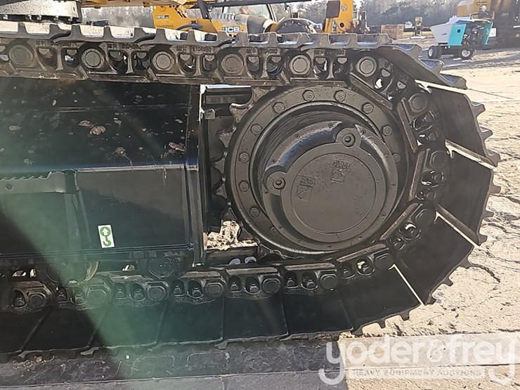 2023-caterpillar-340-image-11