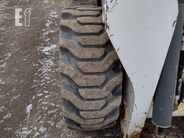 2016-bobcat-s590-image-22