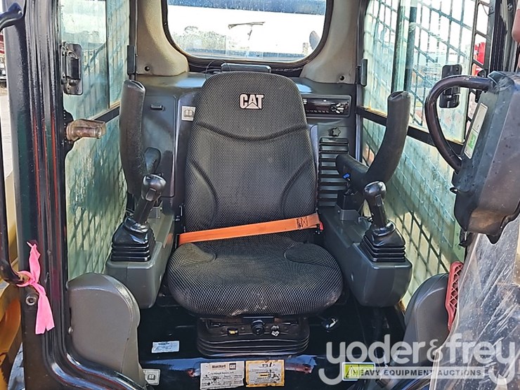 2020-caterpillar-259d3-image-24