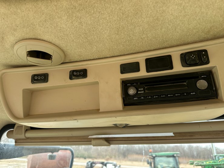 2010-john-deere-8345r-image-76