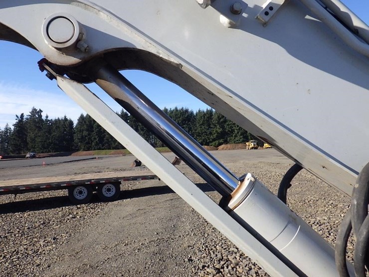 takeuchi-tb260-image-15