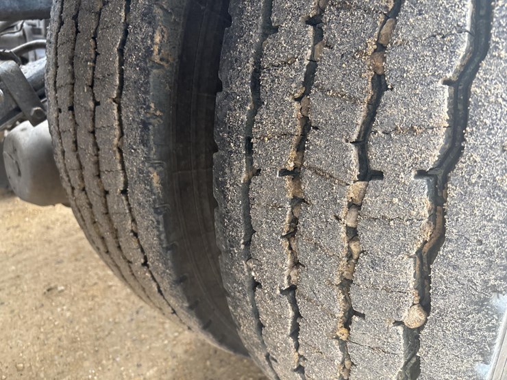 2006-peterbilt-379-image-63