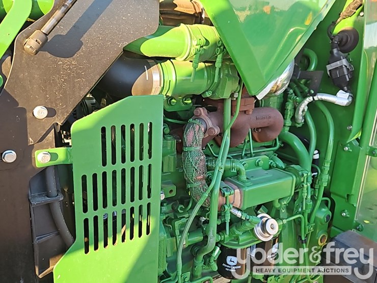 2024-john-deere-5075e-image-15