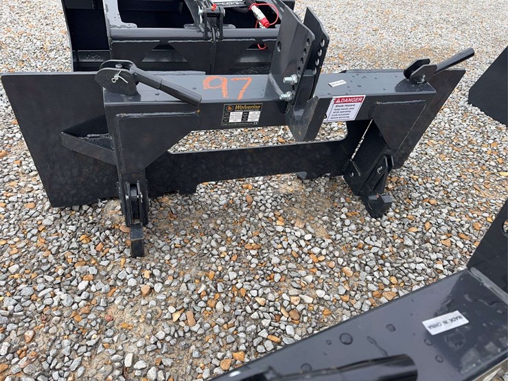 adapt-universal-skid-steer-quick-tach-image-1