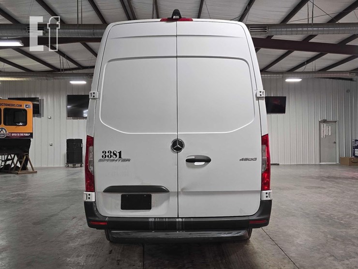 2019-mercedes-benz-sprinter-4500-image-8