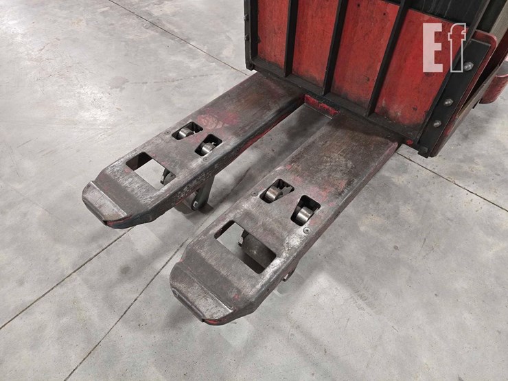 raymond-8400-image-13