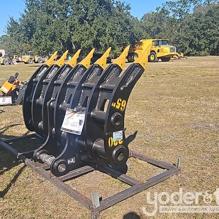 2025 CATERPILLAR 320