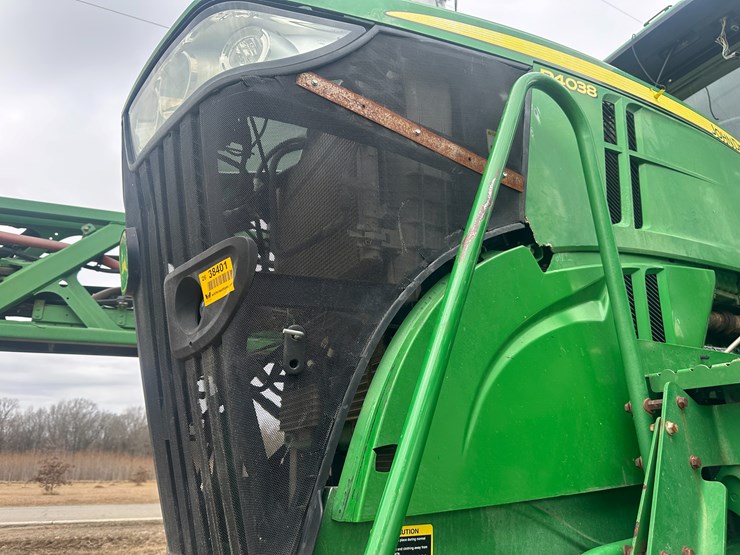 2014-john-deere-r4038-image-62