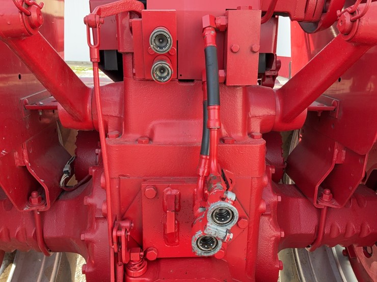 1970-ih-farmall-856-tractor-image-29