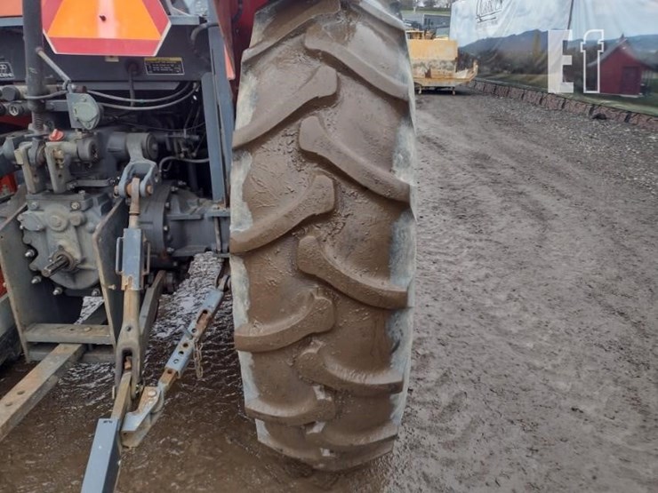 10-kubota-m108-tractor-image-17