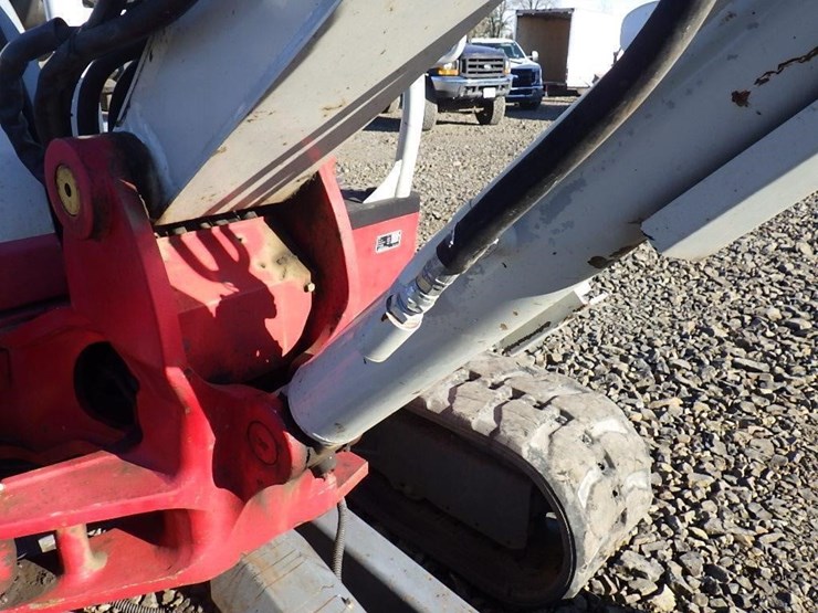 takeuchi-tb260-image-25
