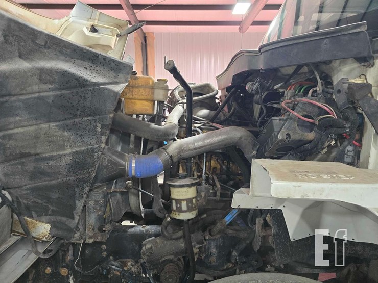 2007-international-7600-image-29