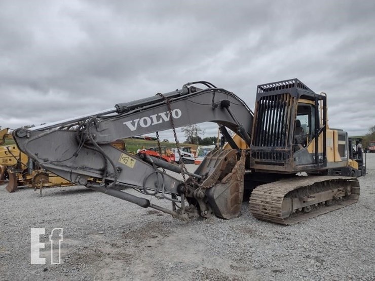 2015-volvo-ec220e-lr-image-57