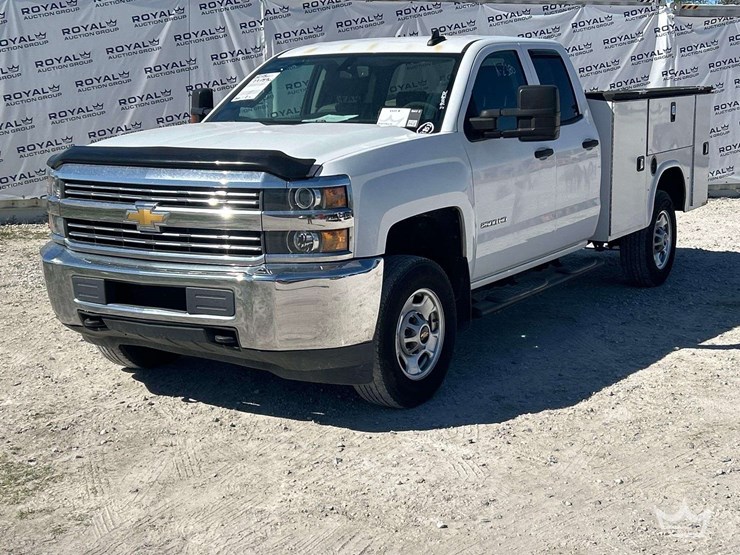 2018-chevrolet-silverado-2500hd-image-1