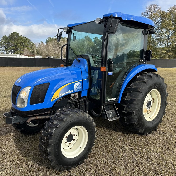 2008 NEW HOLLAND T2420