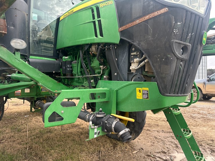2014-john-deere-r4038-image-47