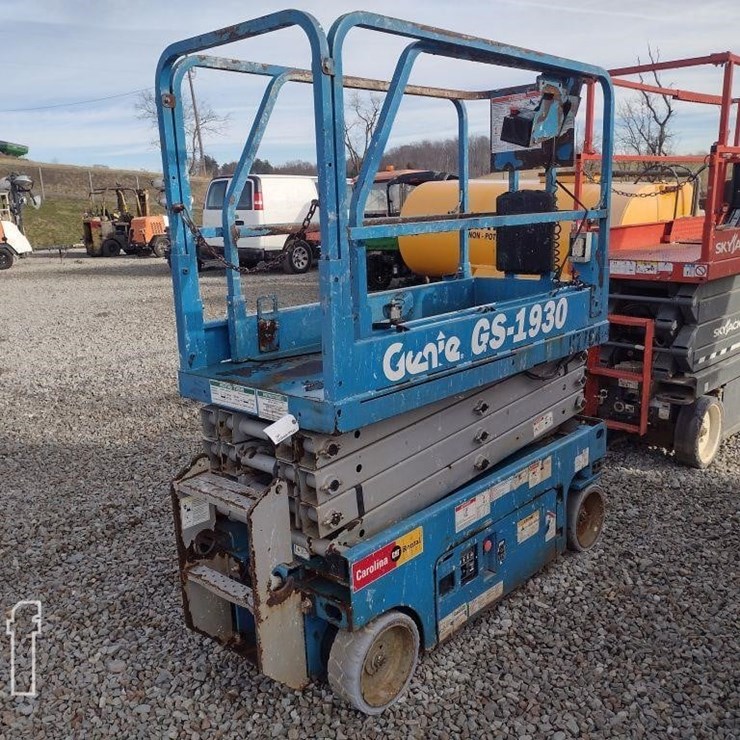 2012 GENIE GS1930