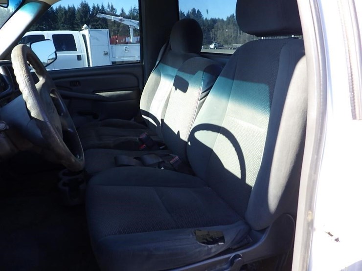 2006-chevrolet-2500-image-12