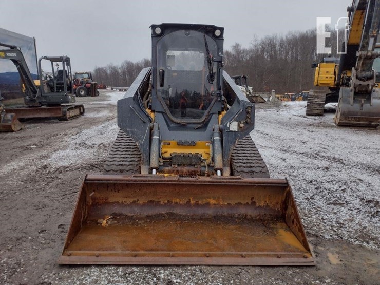 2021-deere-331g-image-2