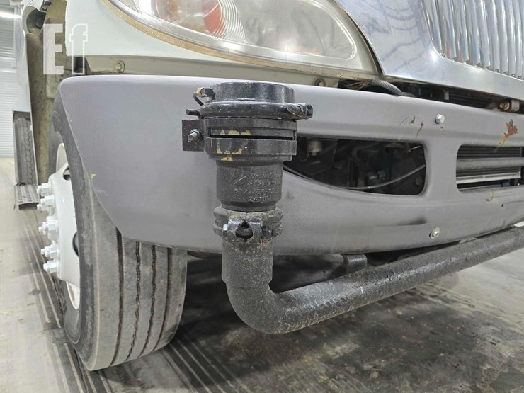 2004-international-durastar-4300-image-11