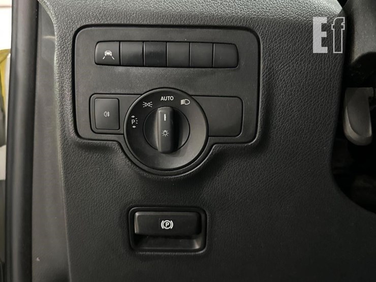 2017-mercedes-benz-metris-image-19