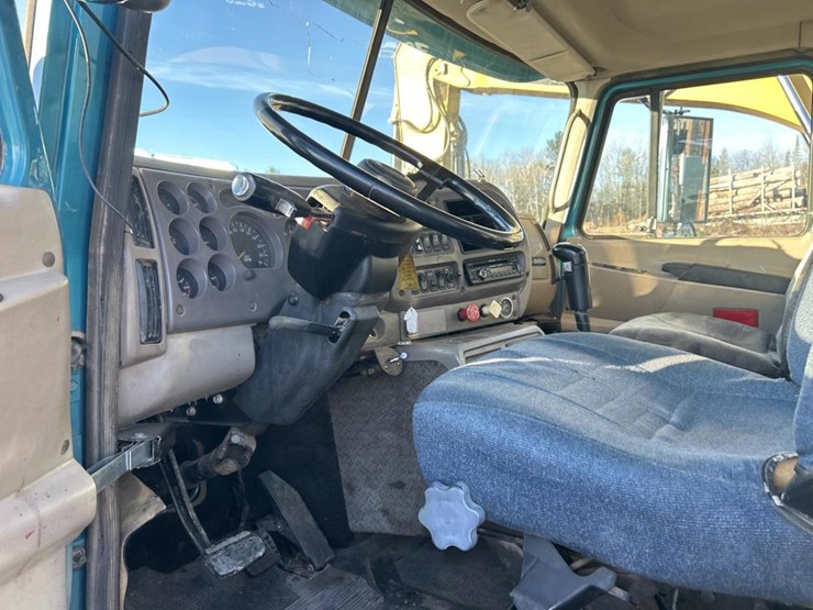 2001-mack-ch613-image-80