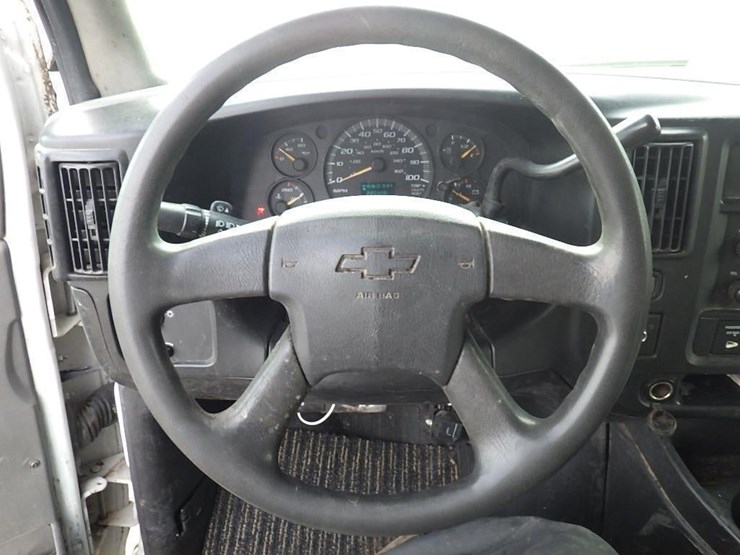 2005-chevrolet-express-2500-image-24