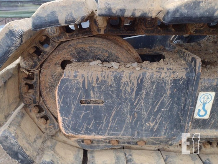 2021-deere-85g-image-31