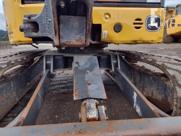 2022-deere-26g-image-21