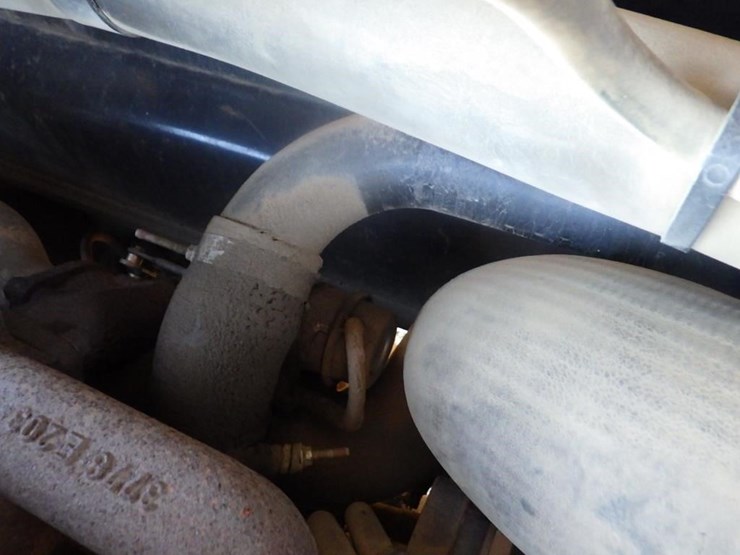 caterpillar-th560b-image-25