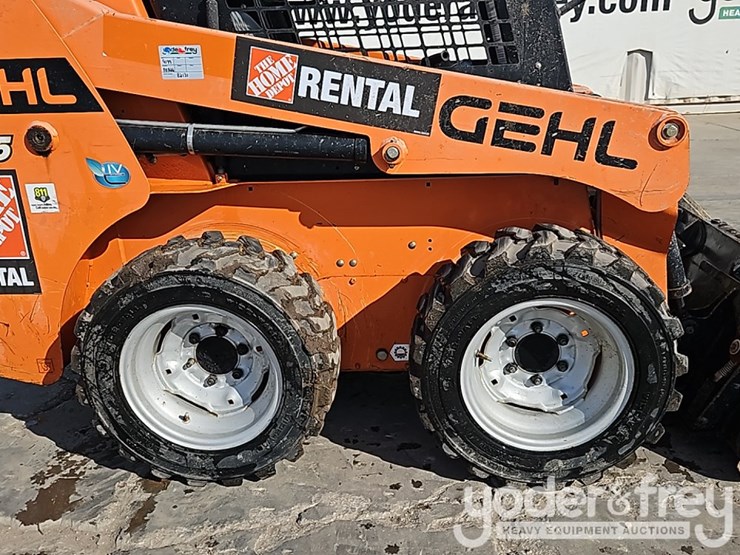 2019-gehl-r105-image-7