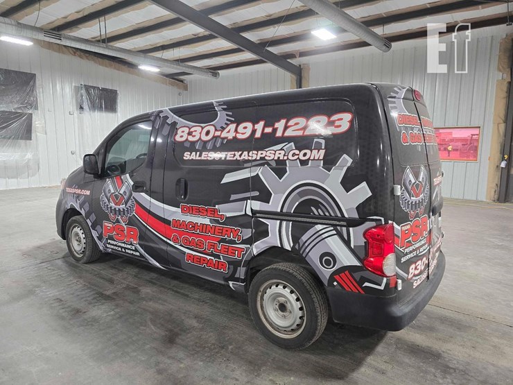 2014-nissan-nv200-image-4