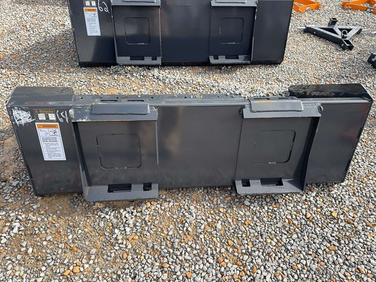 unused-skid-steer-track-duty-66"-bucket-image-2