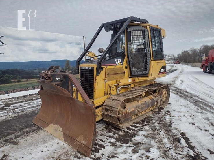 2005-caterpillar-d4g-xl-image-46