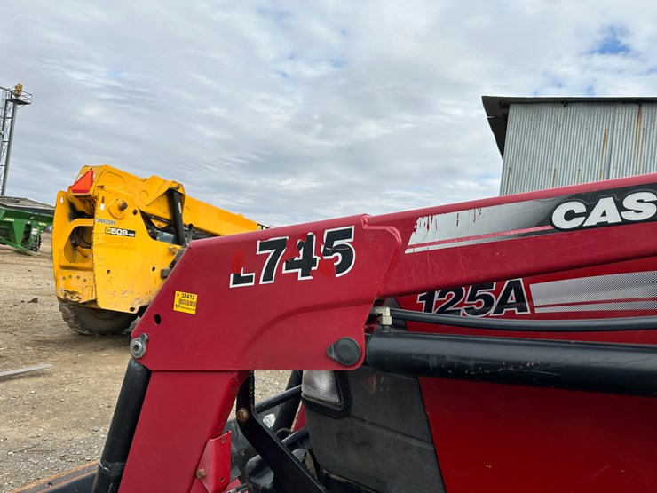 #38413-•-case-125a-mfwd-tractor-image-24