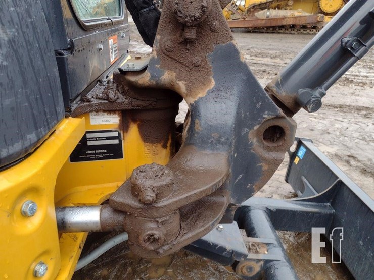 2023-deere-30g-image-24