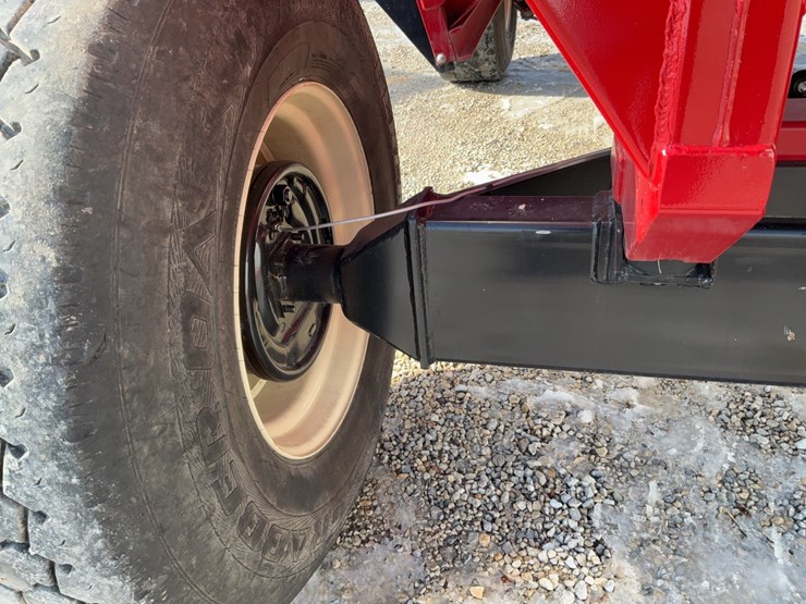 j&m-555-gravity-wagon-image-30