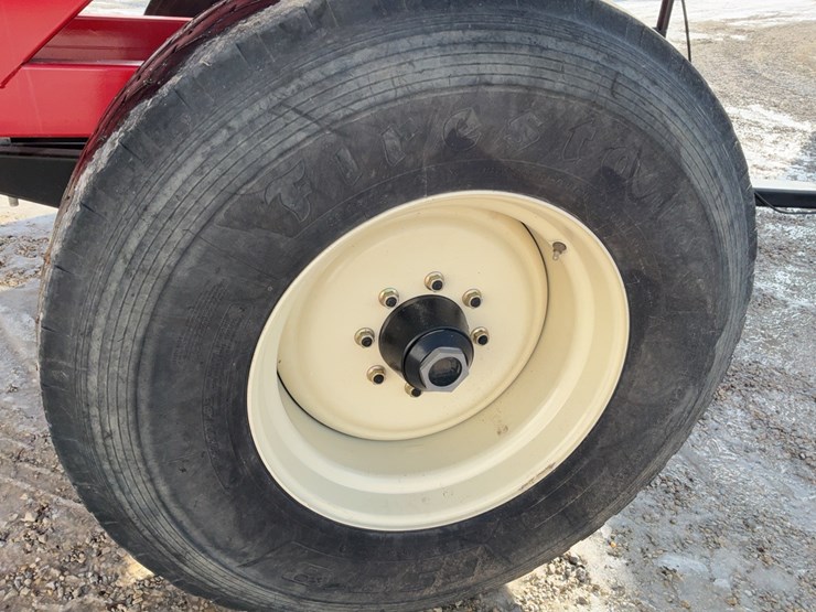 j&m-555-gravity-wagon-image-37