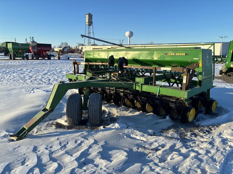 john-deere-750-image-1