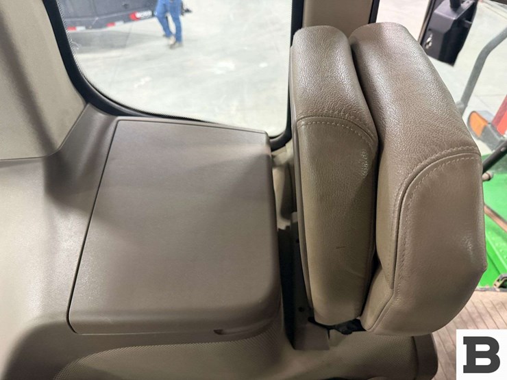 2021-john-deere-9620rx-image-122